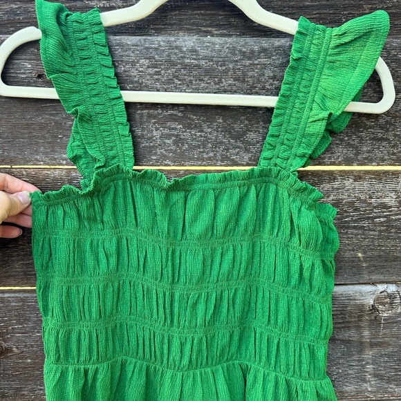 NWOT Smocked Old Navy Women’s Dress Sz M in Vibrant Green Tarp, Ruffled Sleeves - Picture 3 of 10